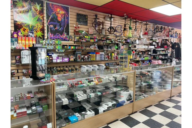 Montana Smoke Shop — Quick Fix, Volcano, Puffco devices, torches and butane — Five Points District, El Paso, TX