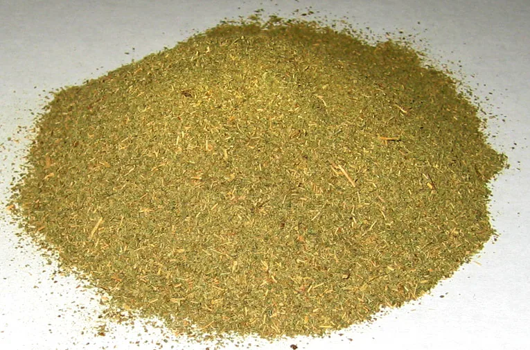 Whole-leaf kratom ground into fine green powder, the natural-leaf format at El Paso Smoke Shops