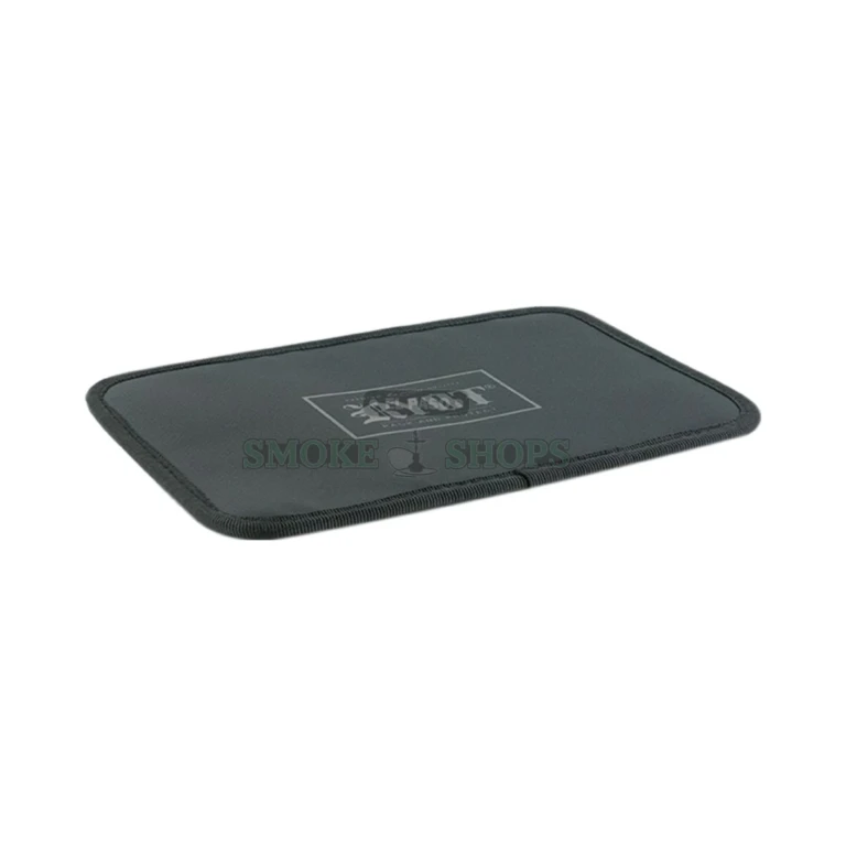 RYOT Large Safe Case in El Paso zipper and padlock loop detail, smell-proof 4.0L hard-shell carbon-lined case