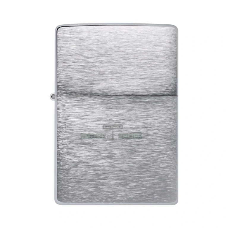 Brushed chrome texture on the front of the Zippo 230.25 with polished sides for contrast