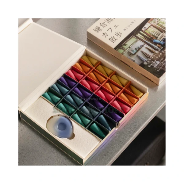 Droplet Ripple+ incense multipack with 48 droplet-shaped cones in six aromas and a duo-tone sea glass holder